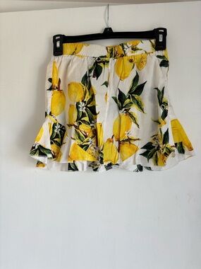 PrettyLittleThing White Shorts with Yellow Lemon Print